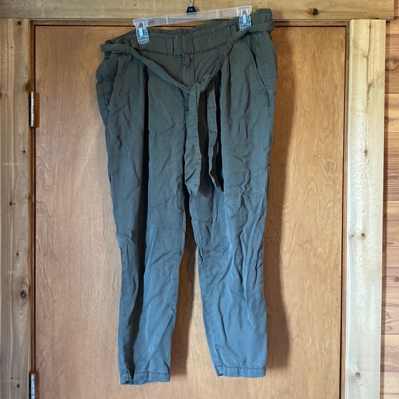 Daily Ritual soft paper bag pants - Picture 3 of 9